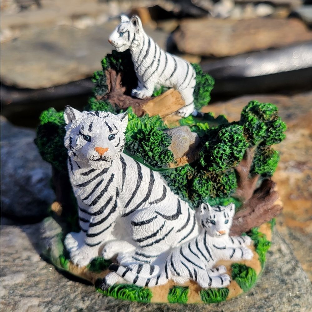 White Tiger Trinket Box‎
